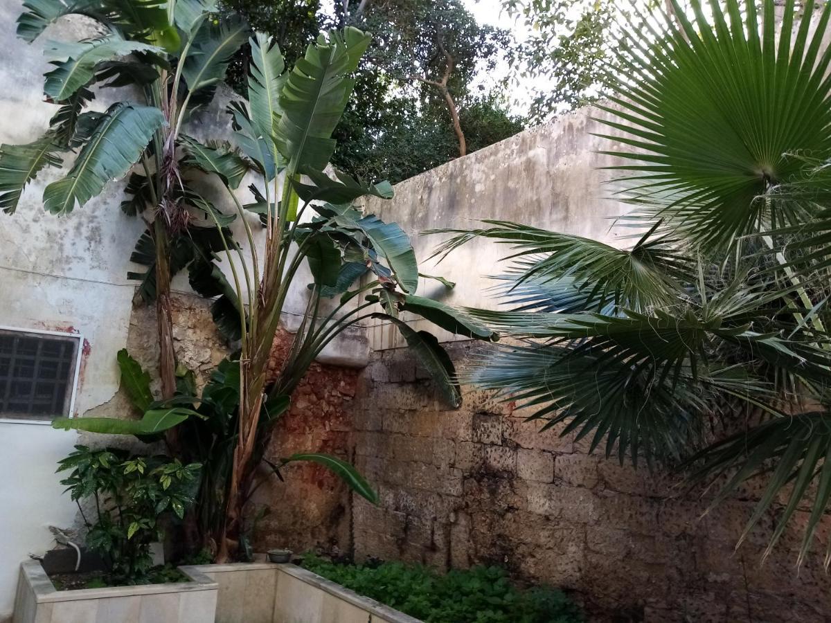 Dimora Storica Le Perle Bed & Breakfast Lecce Exterior foto