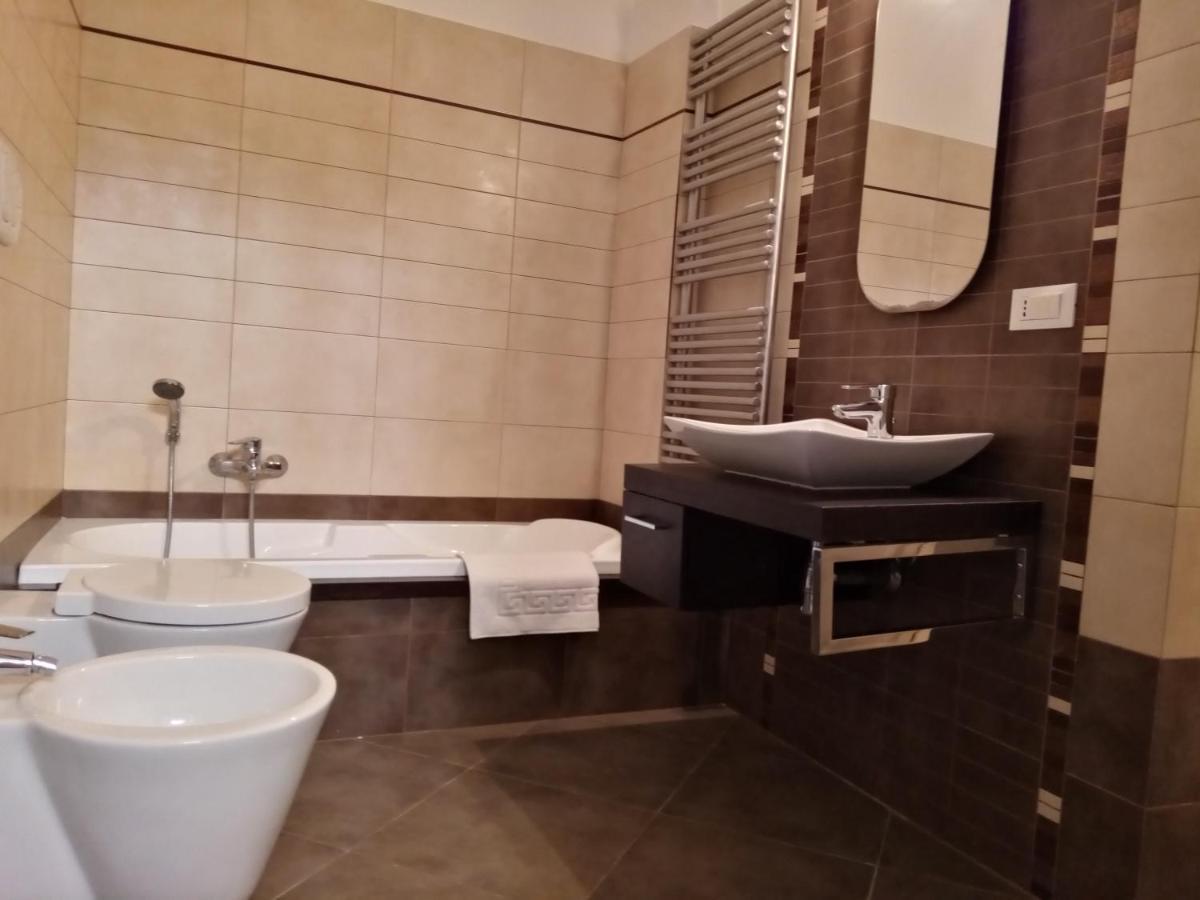 Dimora Storica Le Perle Bed & Breakfast Lecce Exterior foto