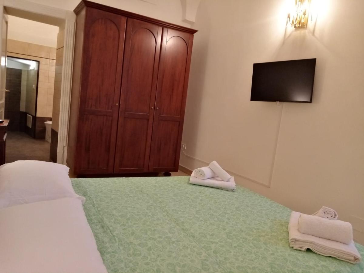 Dimora Storica Le Perle Bed & Breakfast Lecce Exterior foto