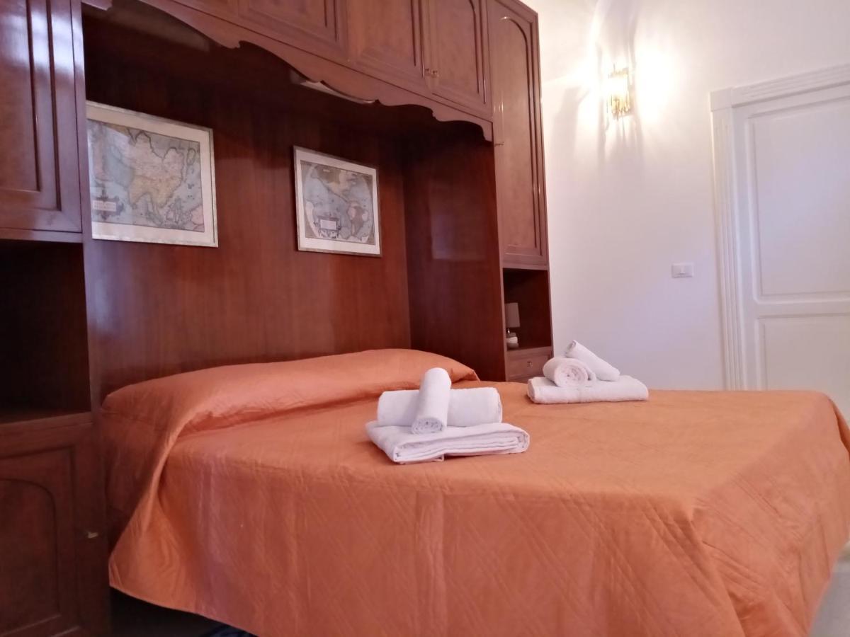 Dimora Storica Le Perle Bed & Breakfast Lecce Exterior foto