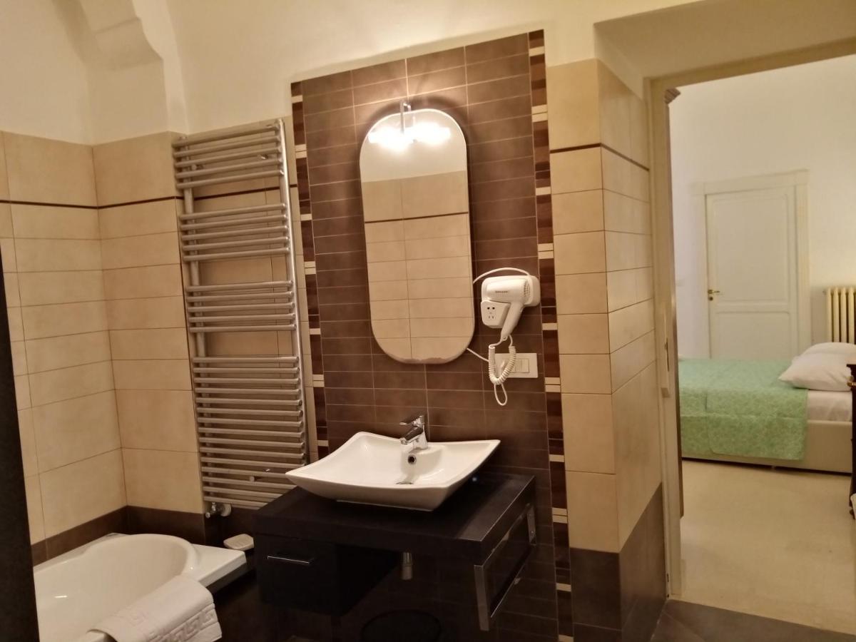Dimora Storica Le Perle Bed & Breakfast Lecce Exterior foto