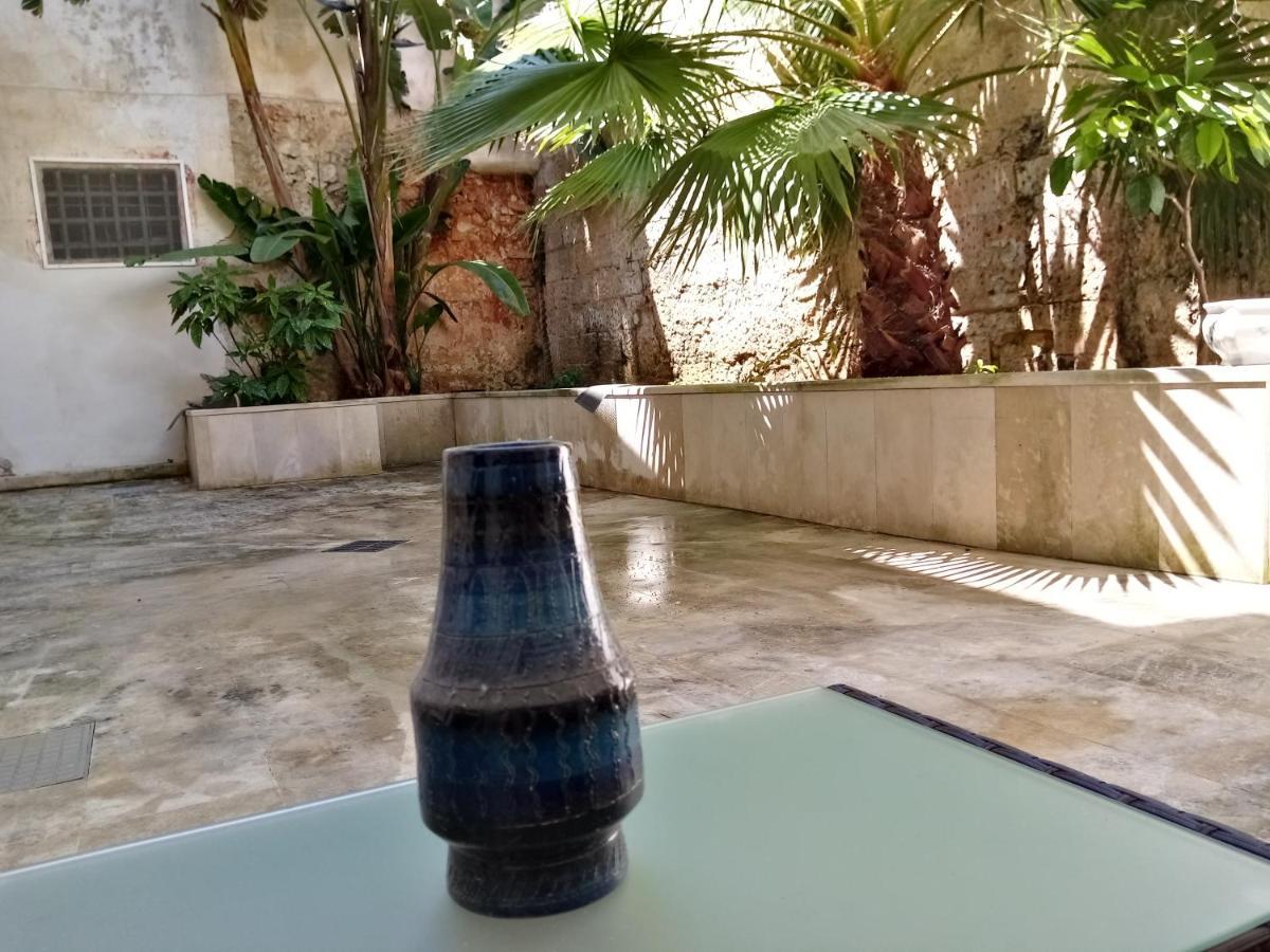 Dimora Storica Le Perle Bed & Breakfast Lecce Exterior foto