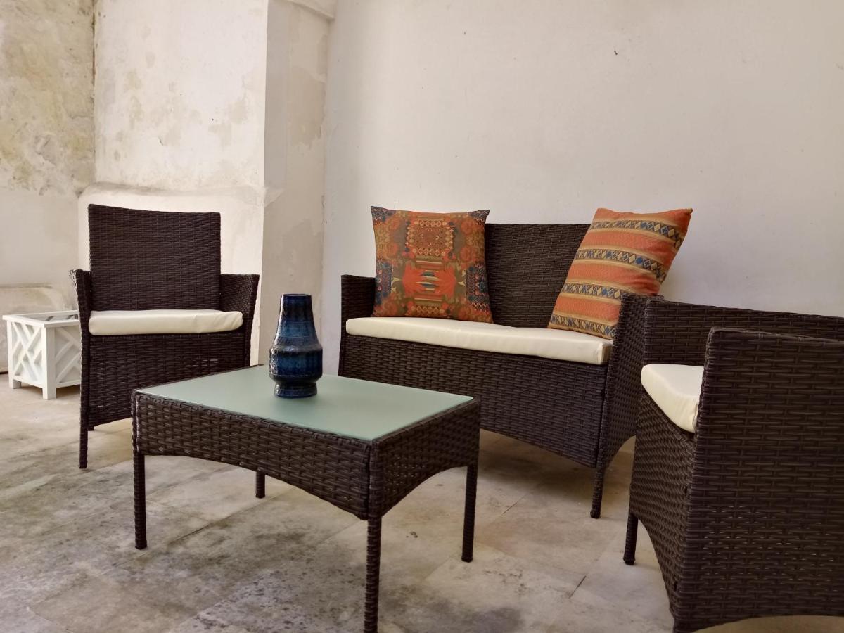 Dimora Storica Le Perle Bed & Breakfast Lecce Exterior foto
